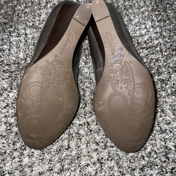 Clarks Artisan Wedge Textured Scale Design Shoes 9M - Picture 3 of 3